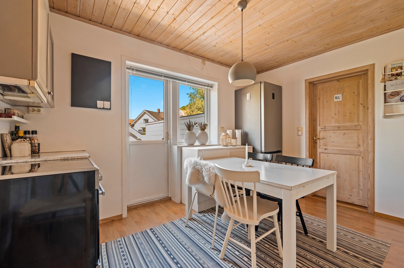 Her er det adkomst til en flott og romslig balkong med utsikt til Larviksfjorden Galleribilde