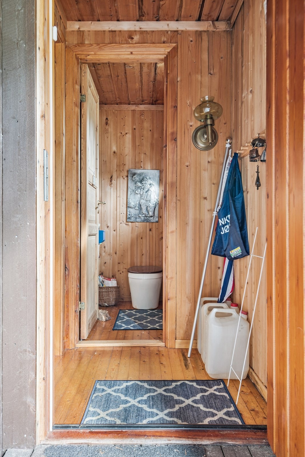 Fra gangen er det adkomst til toalettrommet. Galleribilde