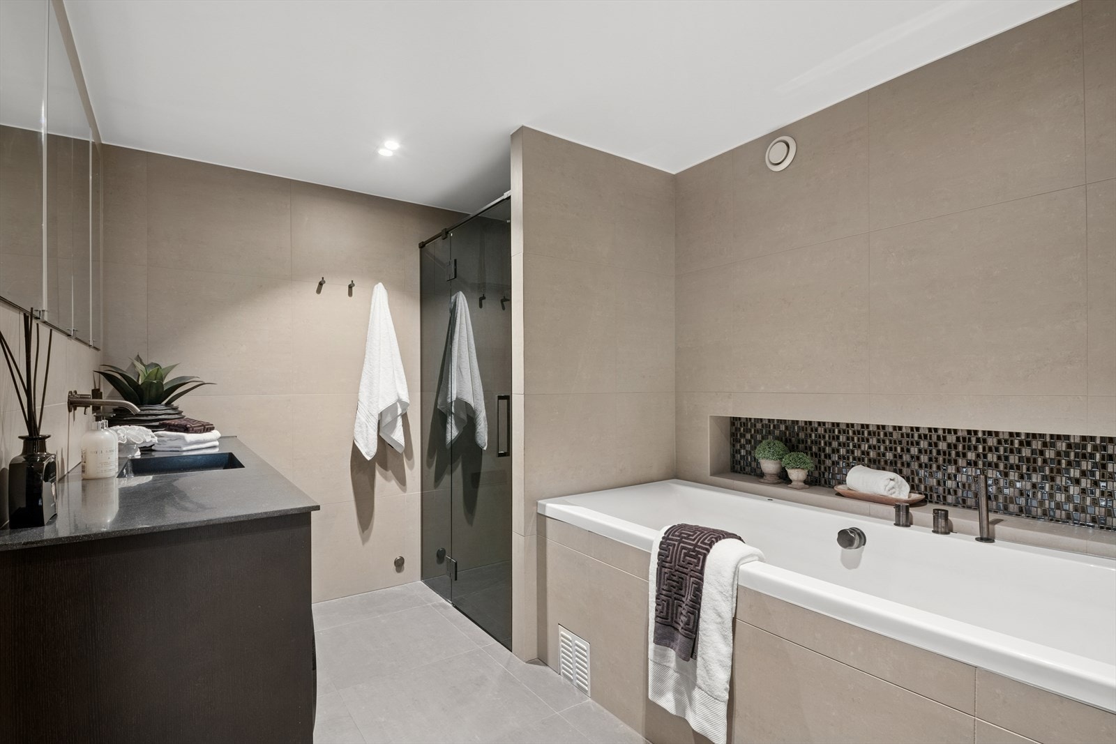 Innebygget duo badekar. Galleribilde