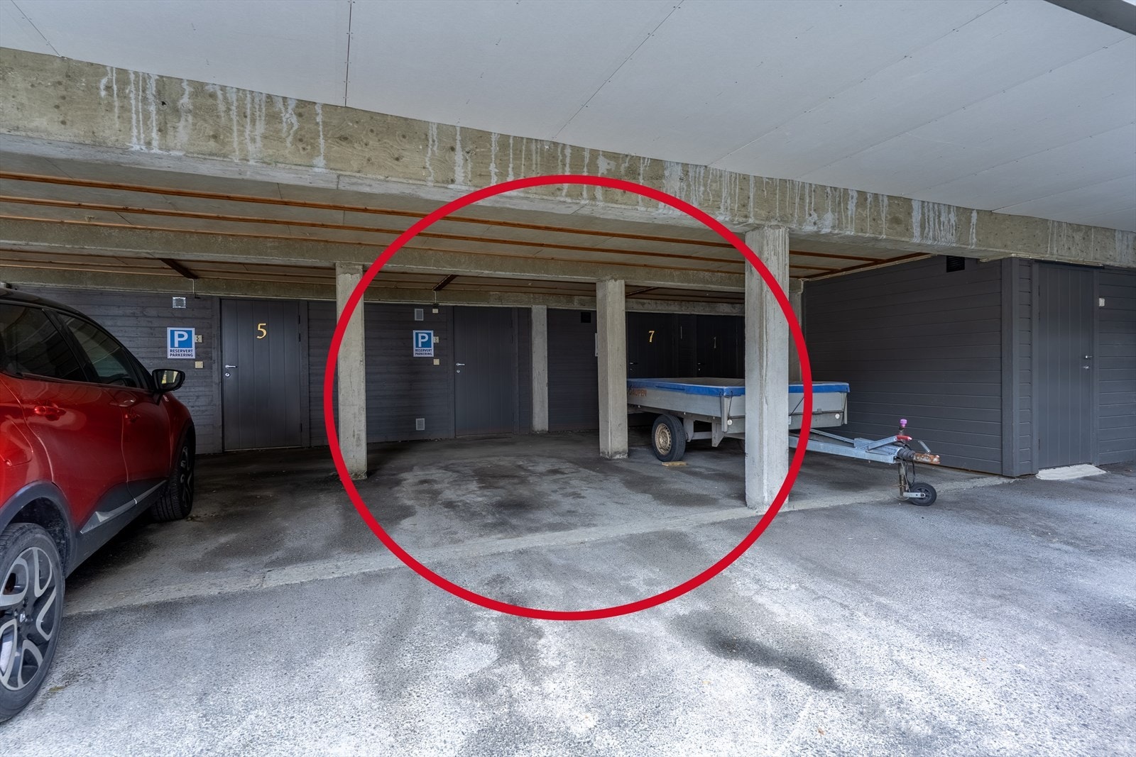 Parkering med markering Galleribilde