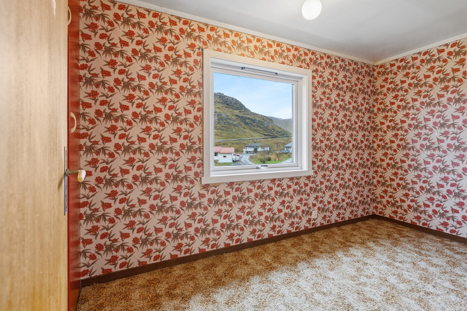 Soverommene gir plass for møblering av seng, ulike oppbevaringsløsninger og nattbord. Galleribilde