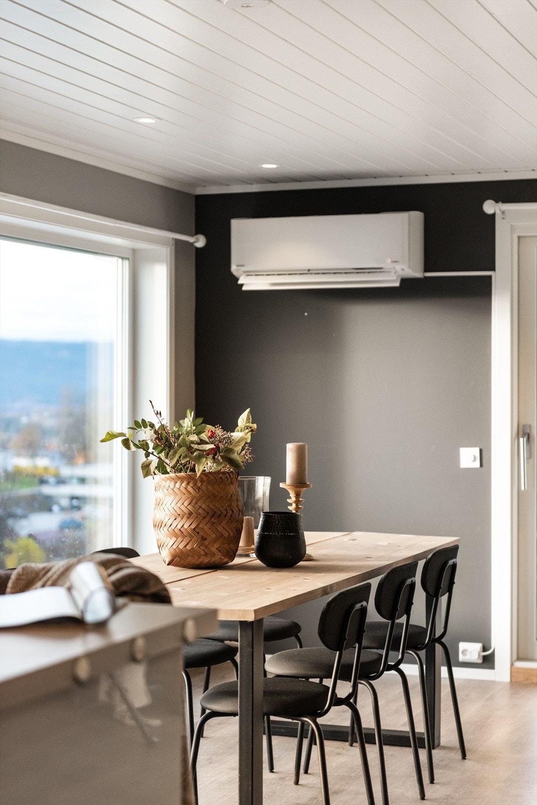 Spisestue - detalj. Galleribilde