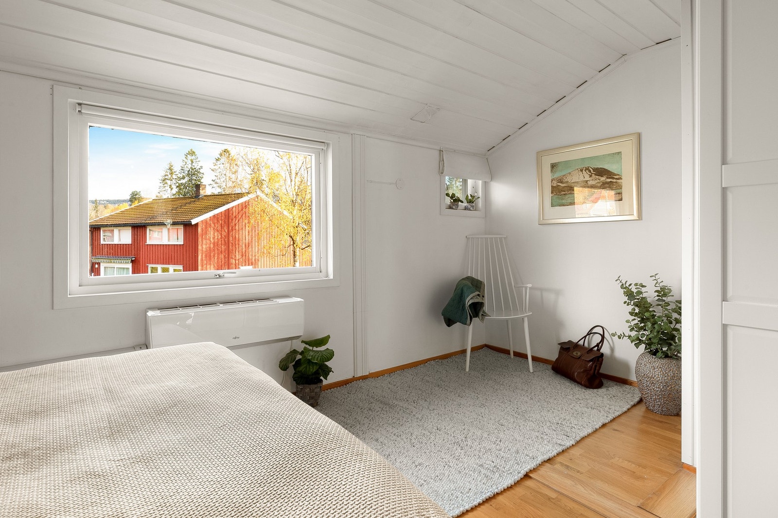 Her er det god plass til garderobeskap. Galleribilde