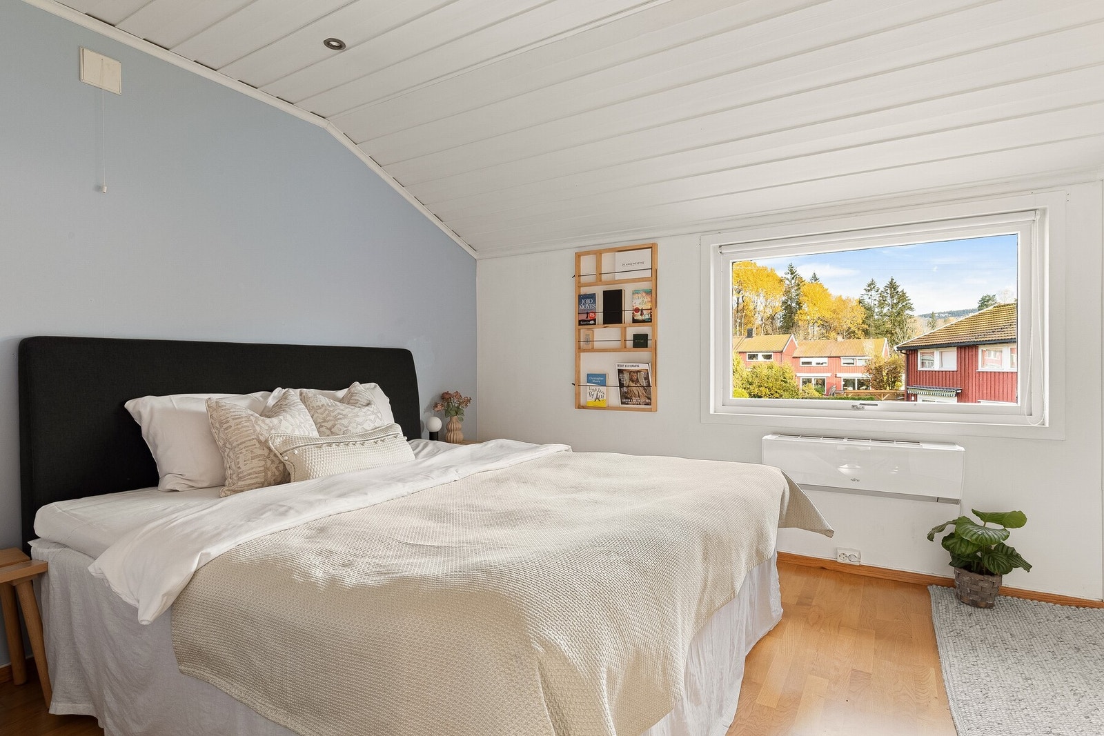 Hovedsoverommet i 2. etasje er av stor størrelse. Galleribilde