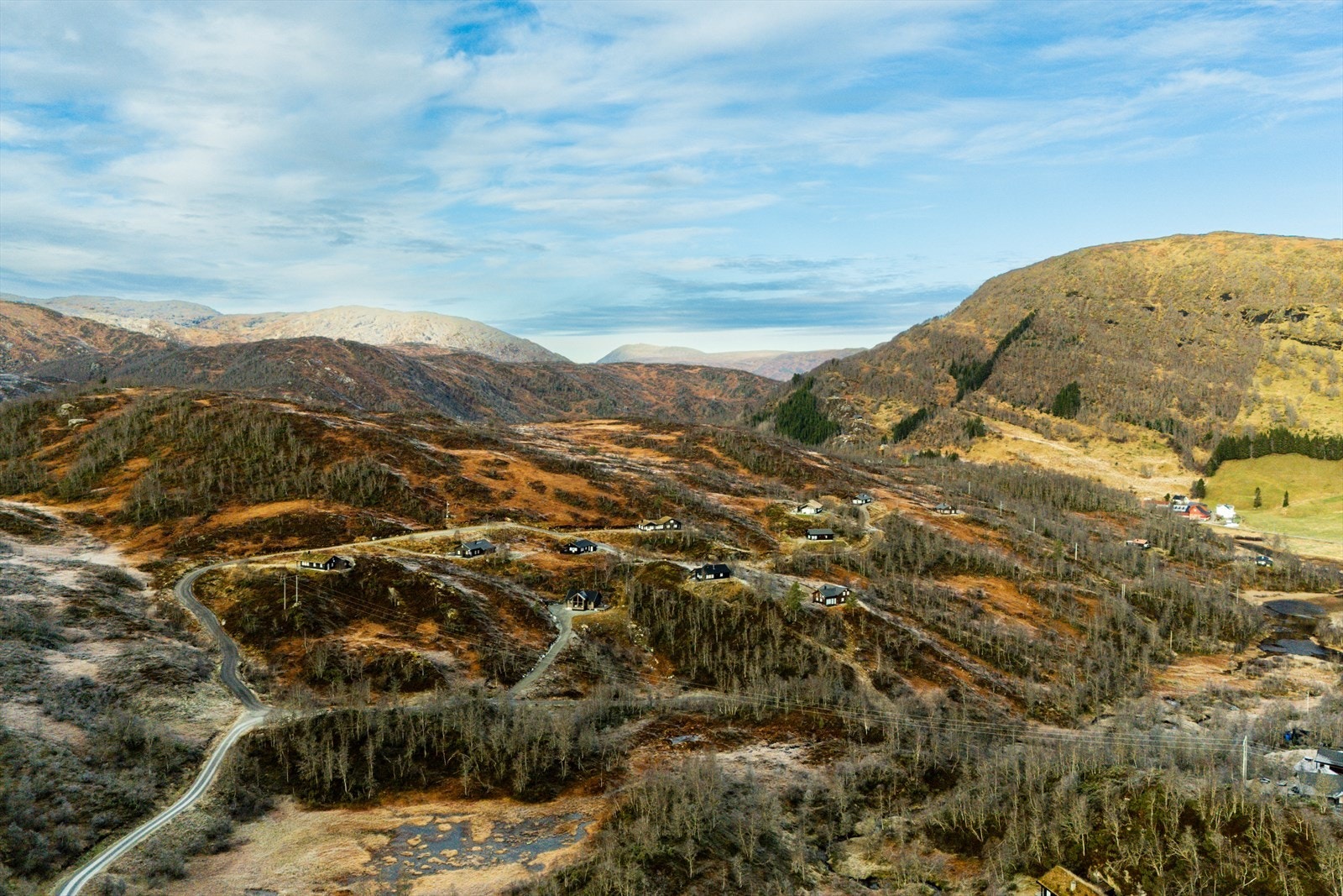 Bygg drømmehytten i Vierdalen! Flat og fin tomt på ca. 1 mål med sol fra morgen til kveld. Galleribilde