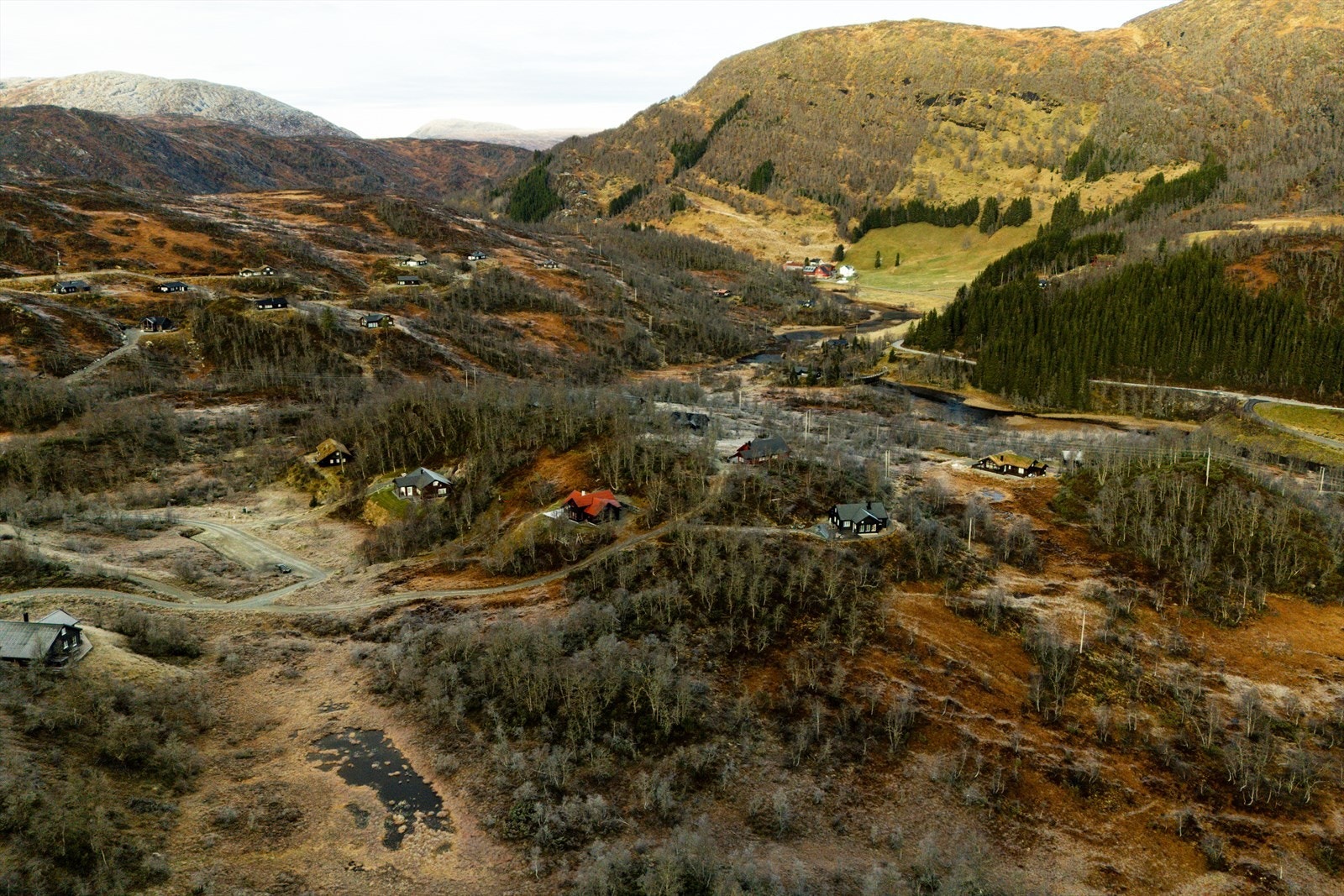 Moastølen og Småbrekkevatnet ligger like ved Galleribilde