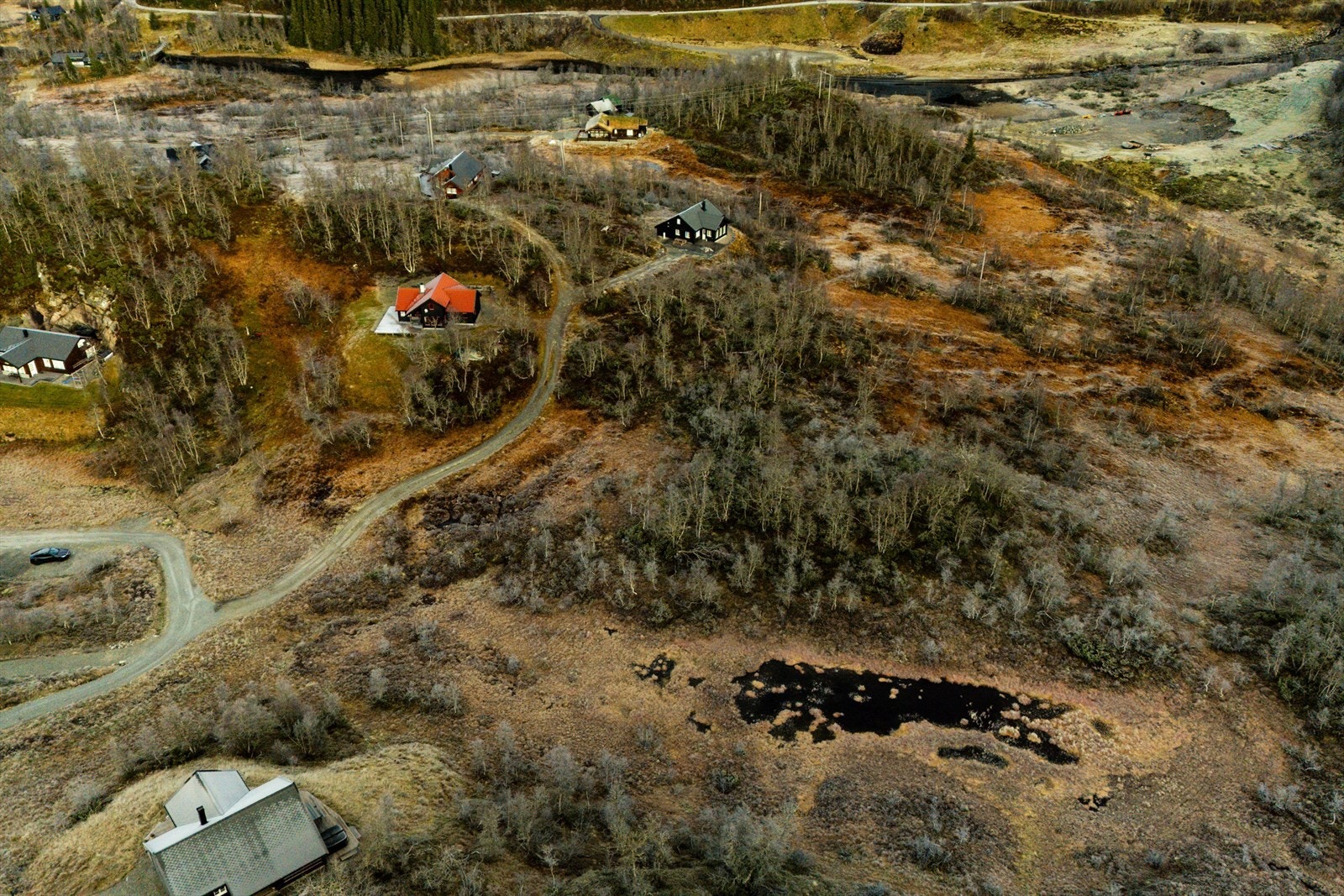 Det er også tilrettelagt for sykkelturer i området, både langs hovedvei og i terrenget (Militærveien til Gullhorgabu) Galleribilde