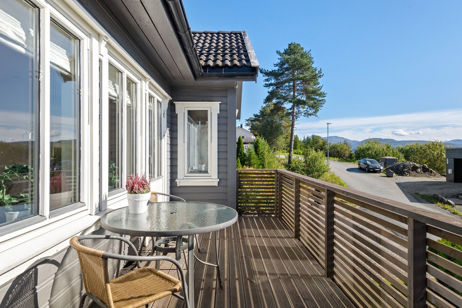 Balkong med gode solforhold Galleribilde