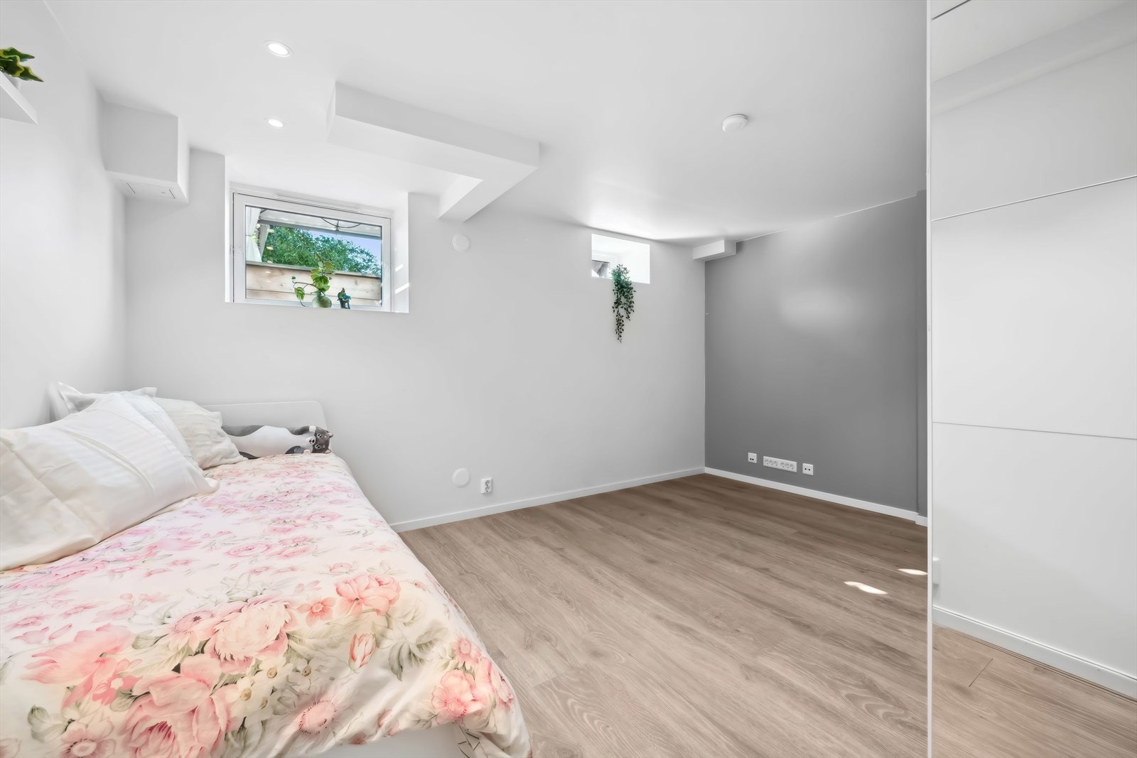 Her har du rikelig med plass og mange muligheter for å innrede etter behov. Galleribilde