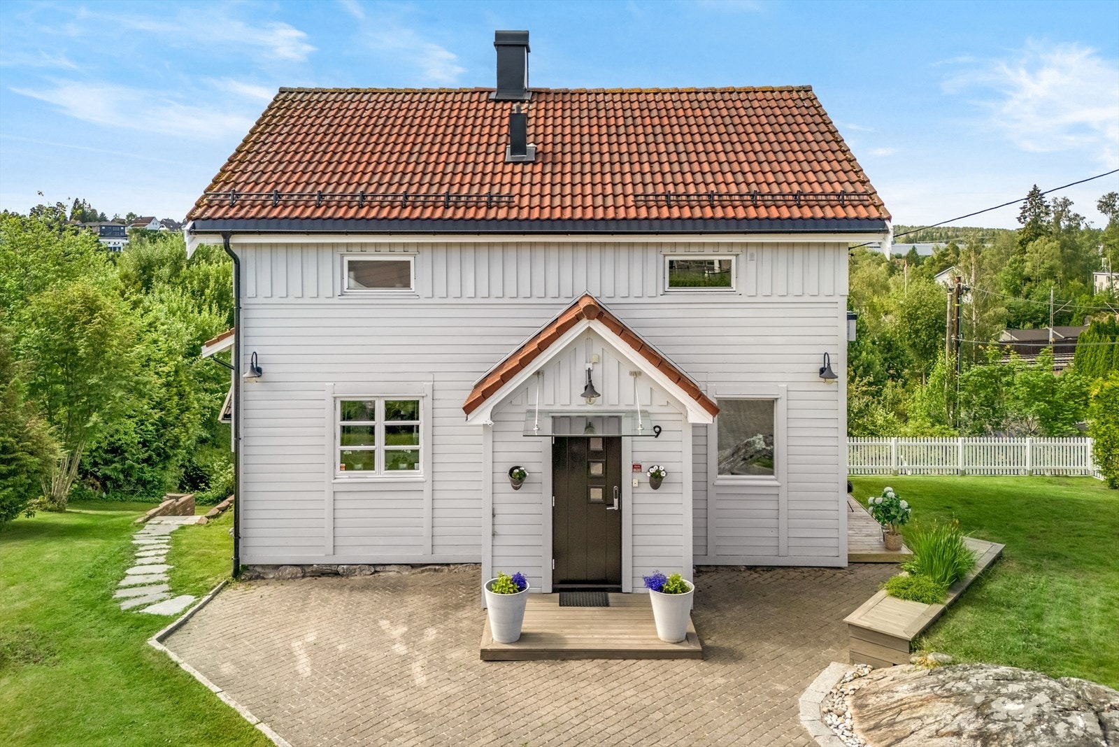 Pent opparbeidet tomt med forskjellige soner Galleribilde