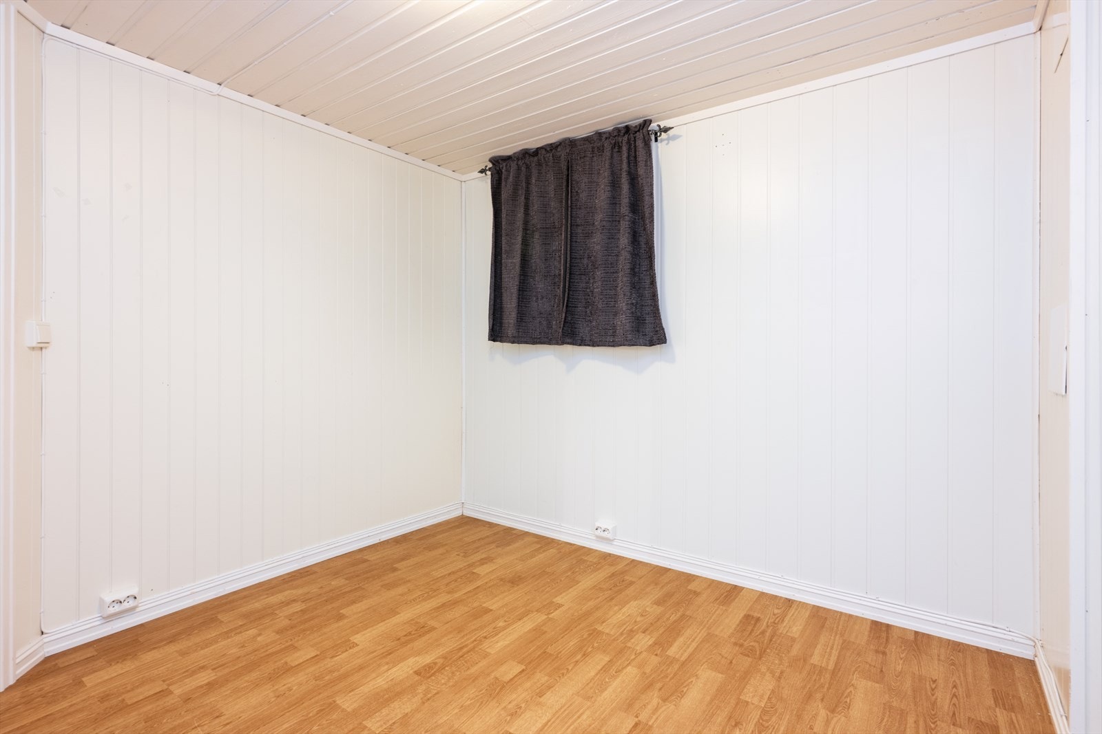 Soverom i kjeller. Galleribilde