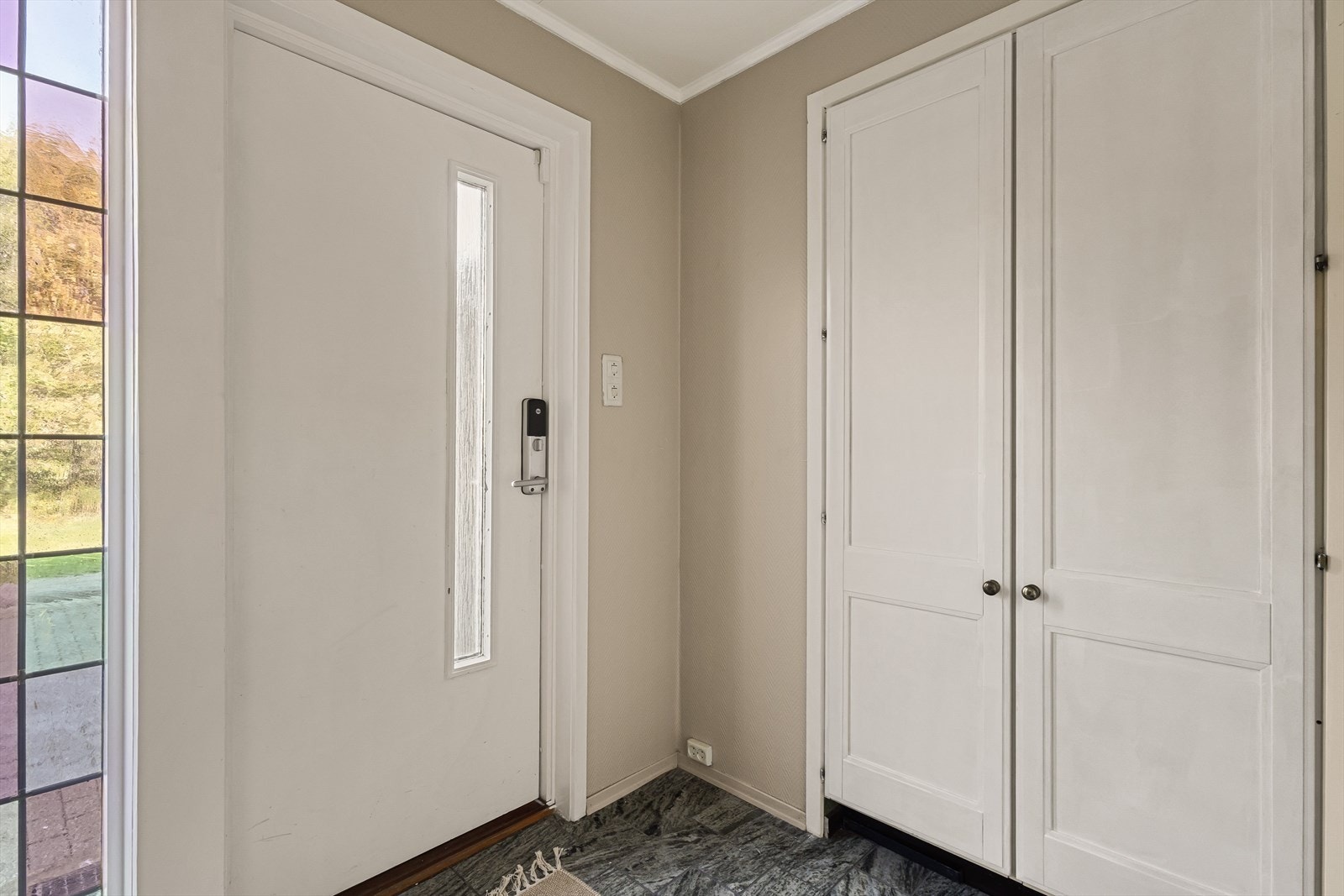 Gulvet er flislagt med varmekabler. Galleribilde