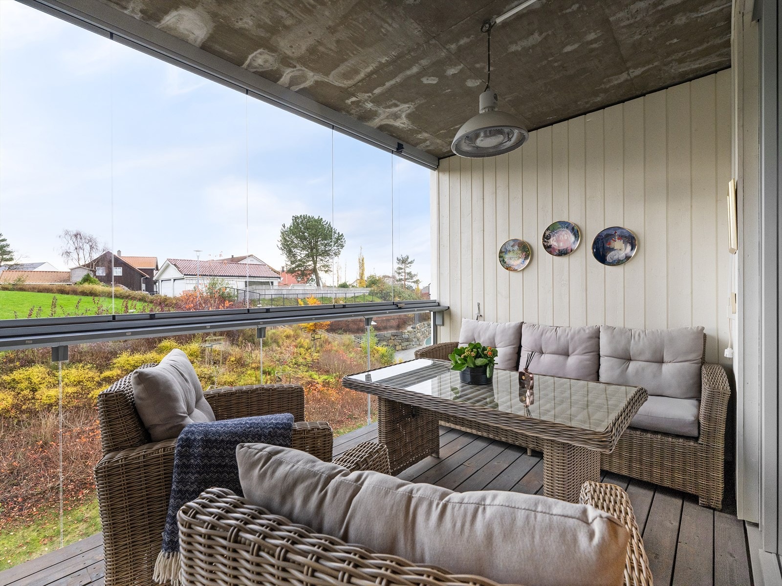 Innglasset balkong, med en gassovn blir det god varme på vinterstid Galleribilde