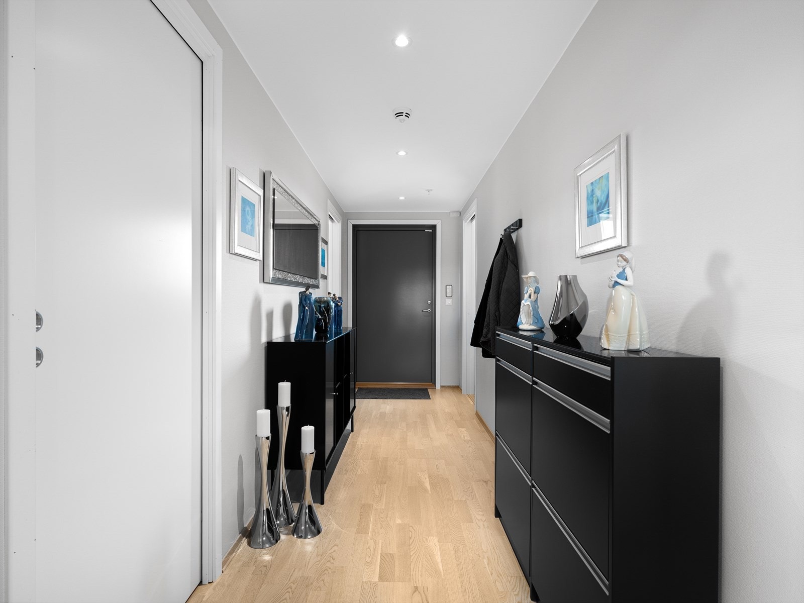 Entré/gang Galleribilde