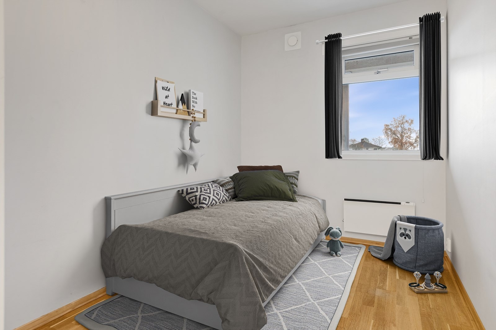 Et anvendelig rom med flere møbleringsmuligheter. Galleribilde