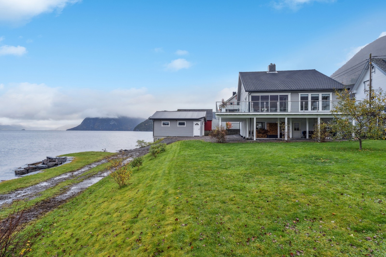 Romslig tomt med nydelig beliggenhet Galleribilde