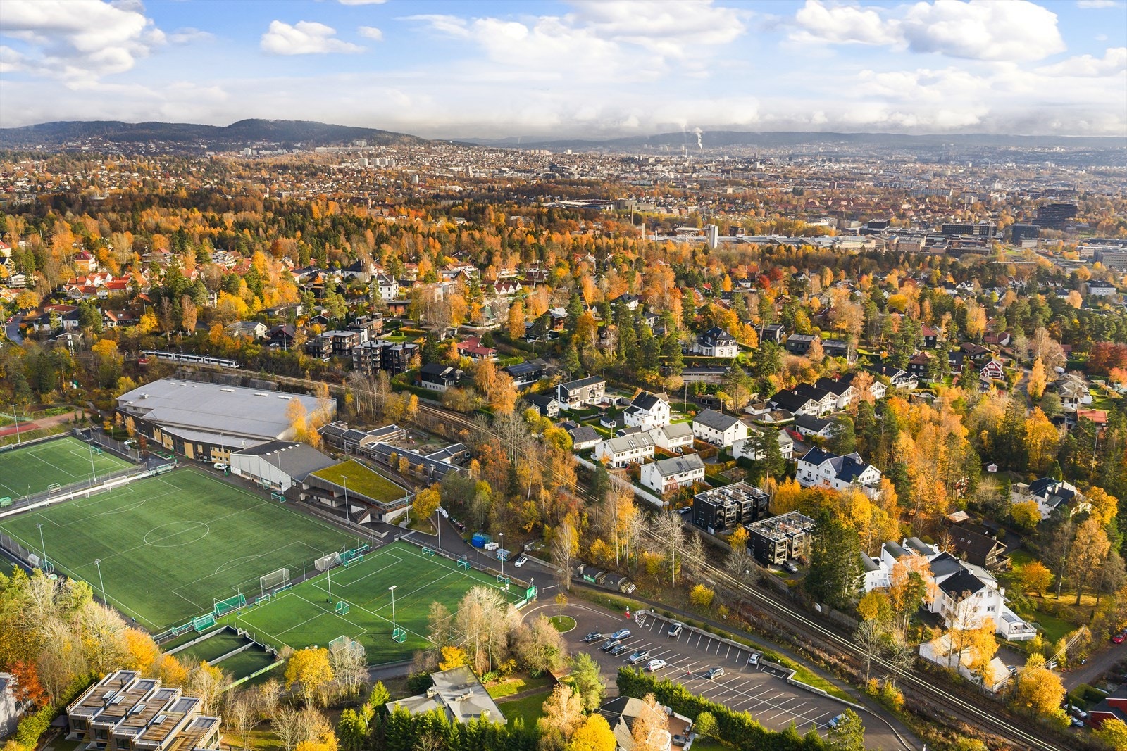 Slemdal, Vinderen og Ullevål byr på et godt utvalg butikker, inkludert matbutikker, postkontor, kles- og sportsforretninger, bakerier og kaffebarer Galleribilde