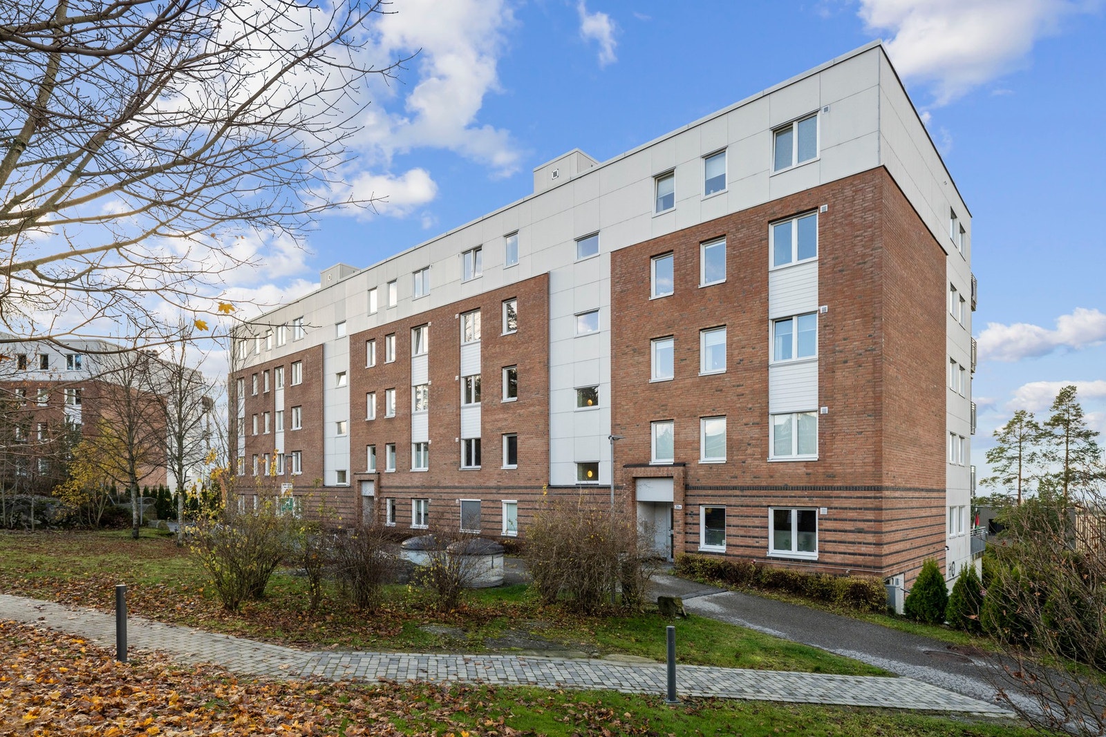Når du velger bolig, velger du også nabolag. Nærbutikk. Skolevei. Nærhet til naturen. Nye naboer. Rammen rundt der du bor. Galleribilde