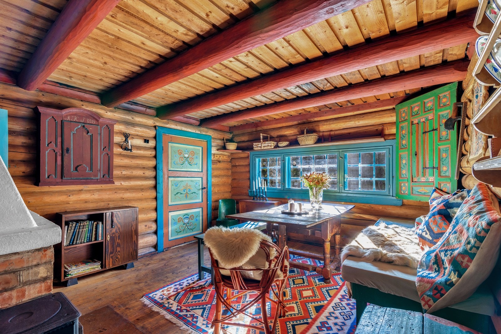 Hytta består av 3 soverom, stue og kjøkken. Galleribilde