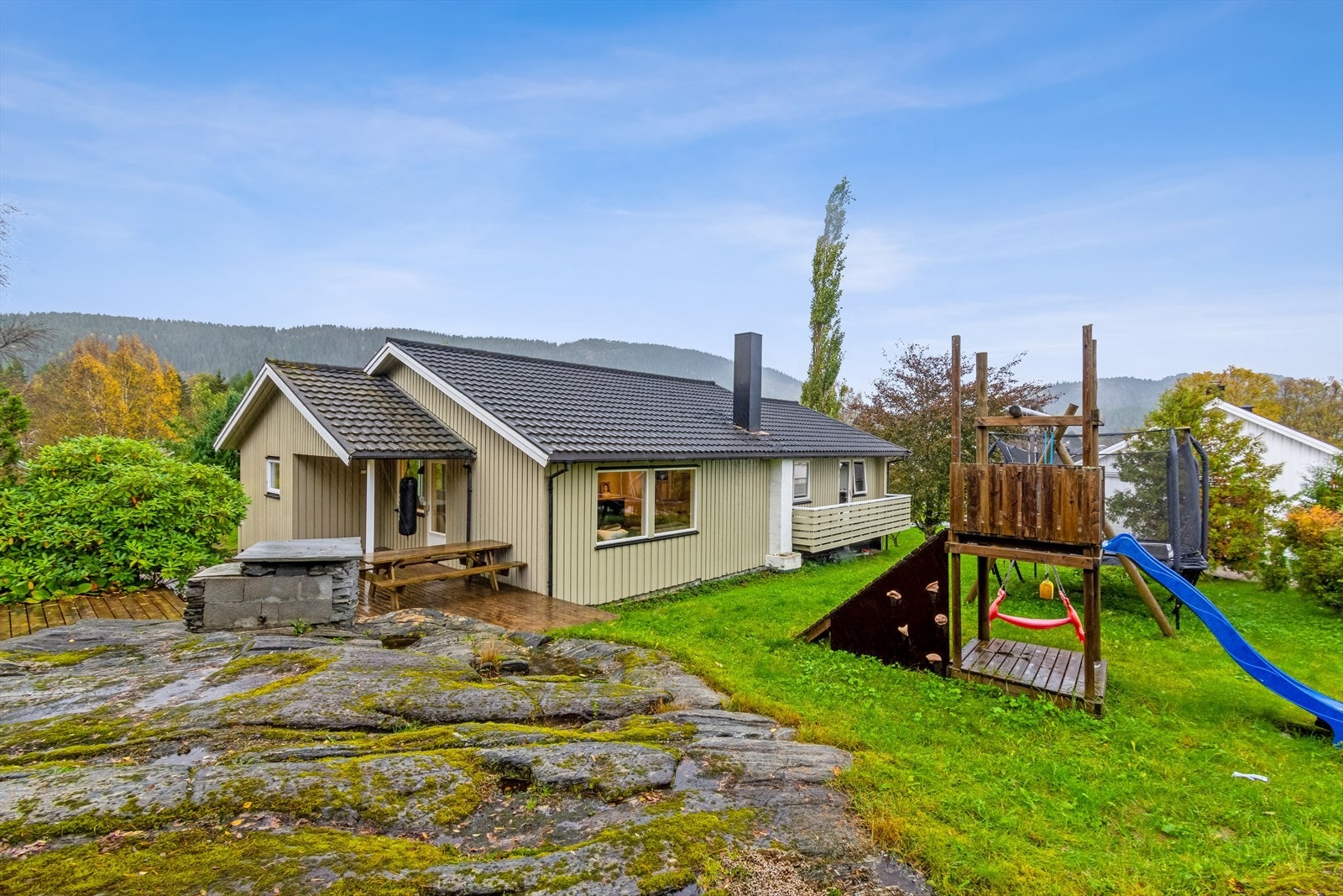 Velkommen til Joenget 14 - en innholdsrik enebolig på 185 m², beliggende på Joenget i Åfjord. Galleribilde
