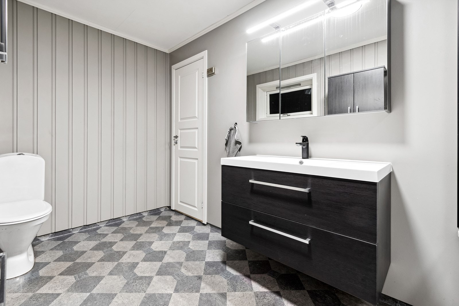 Badet er av god størrelse, og er på 7m². Galleribilde