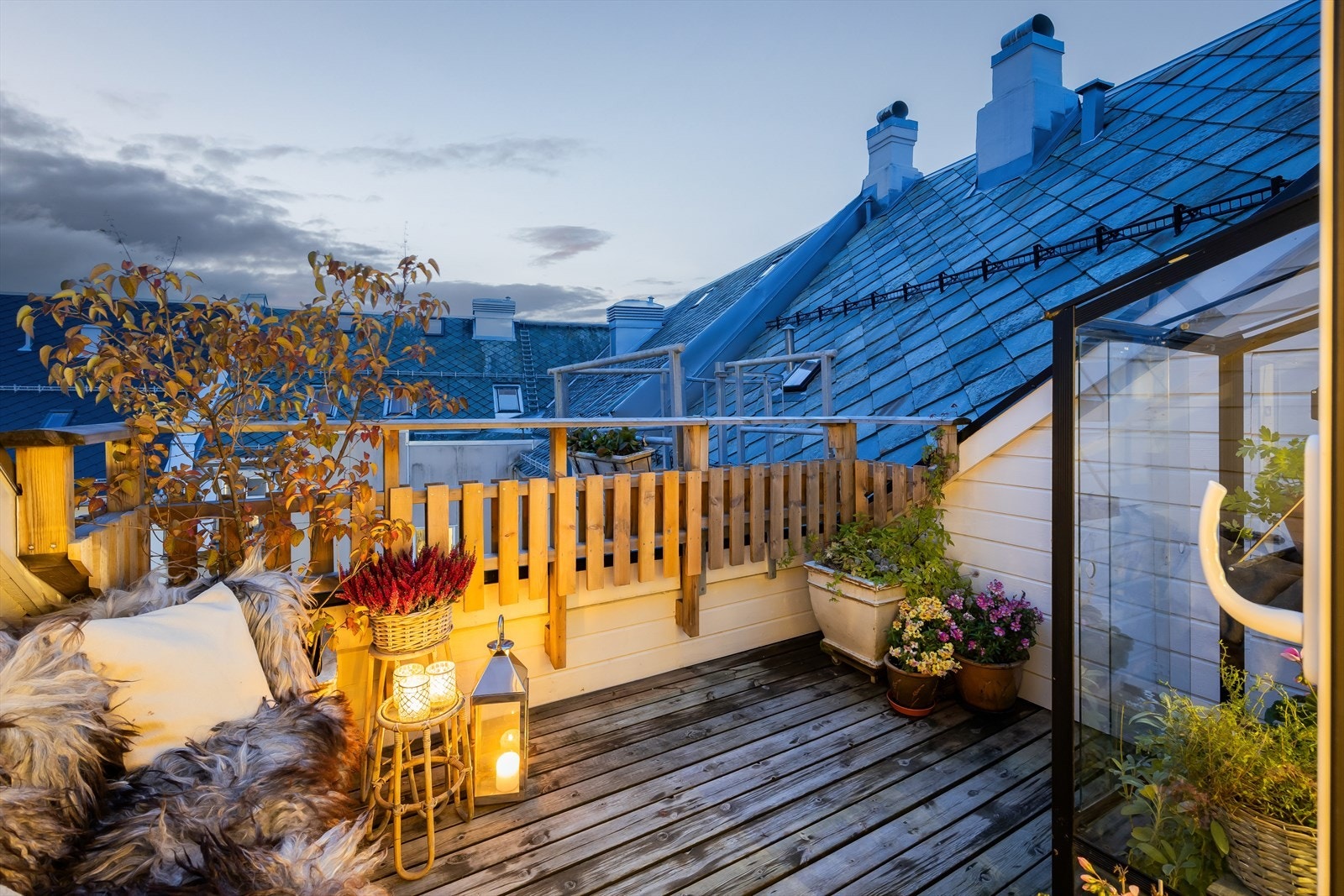 Her kan du nyte solen store deler av dagen på sommerstid. Galleribilde