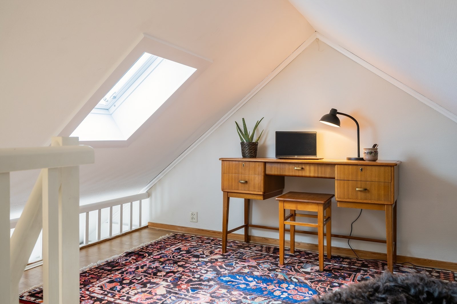 På hemsen er det også plass til skrivepult. Galleribilde