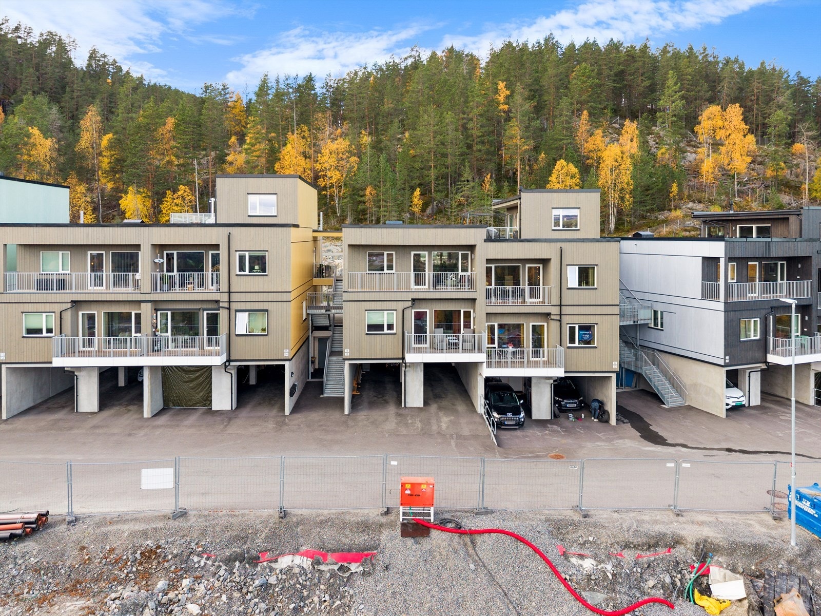 Dette er et ideelt valg for deg som ønsker en praktisk og komfortabel hverdag i et attraktivt nabolag. Galleribilde