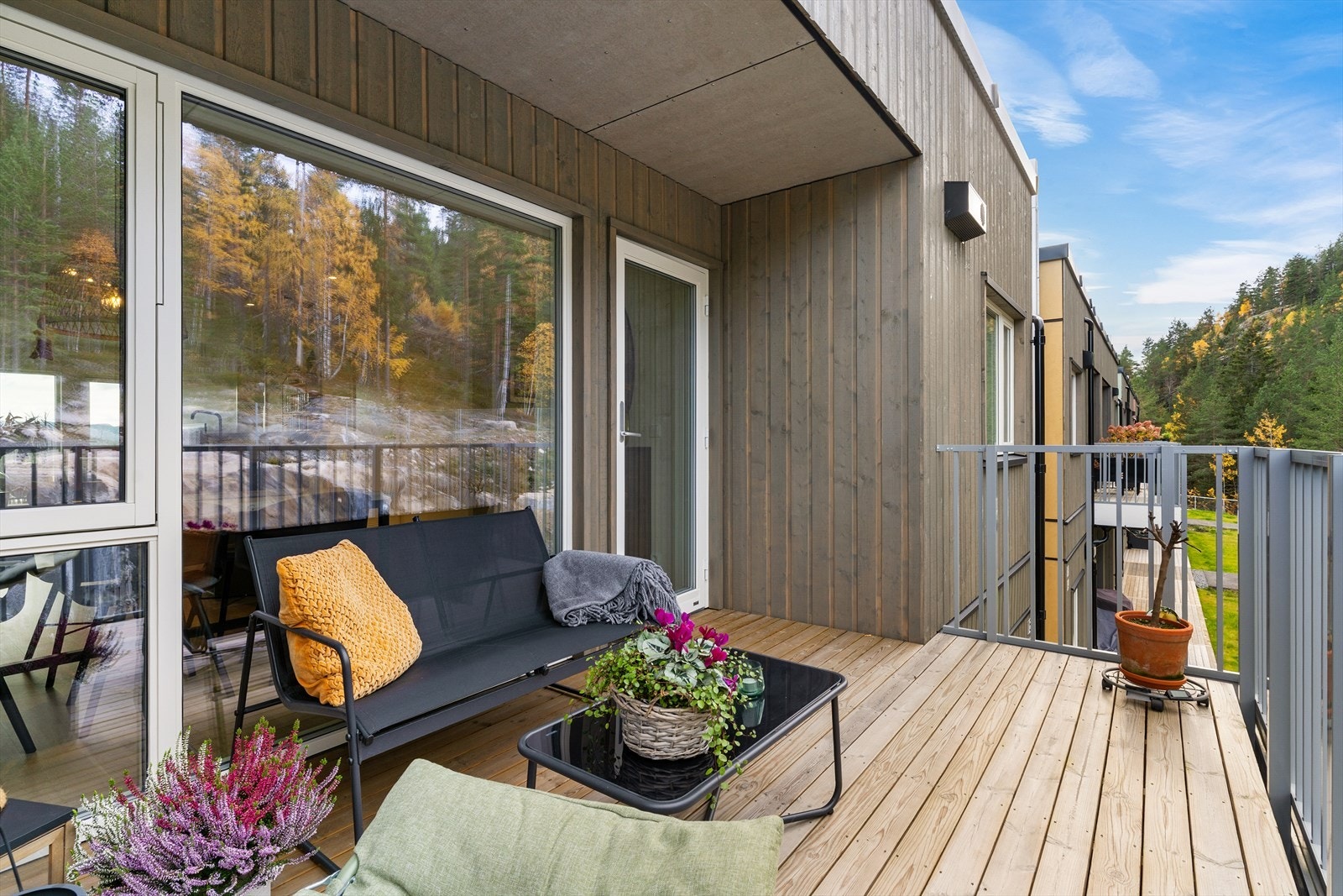 Med utgang fra spisestuedelen er balkongen av god størrelse, med plass til en hyggelig sittegruppe. Galleribilde