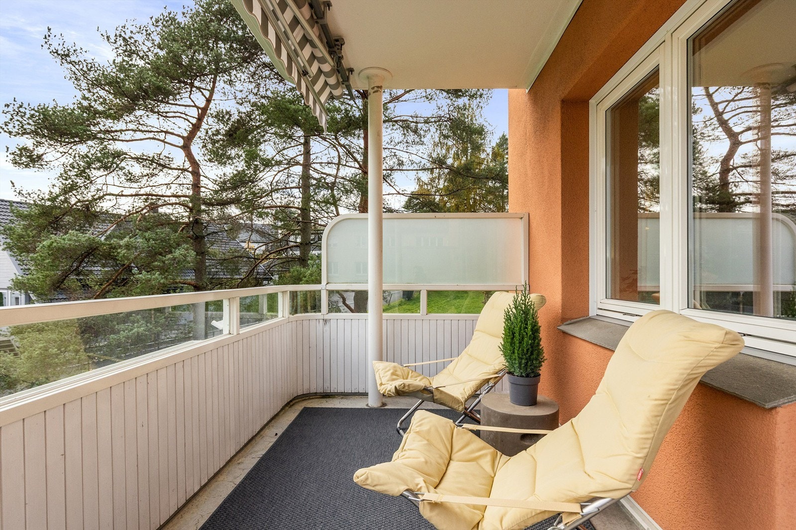 Elektrisk markise fra 2021 Galleribilde