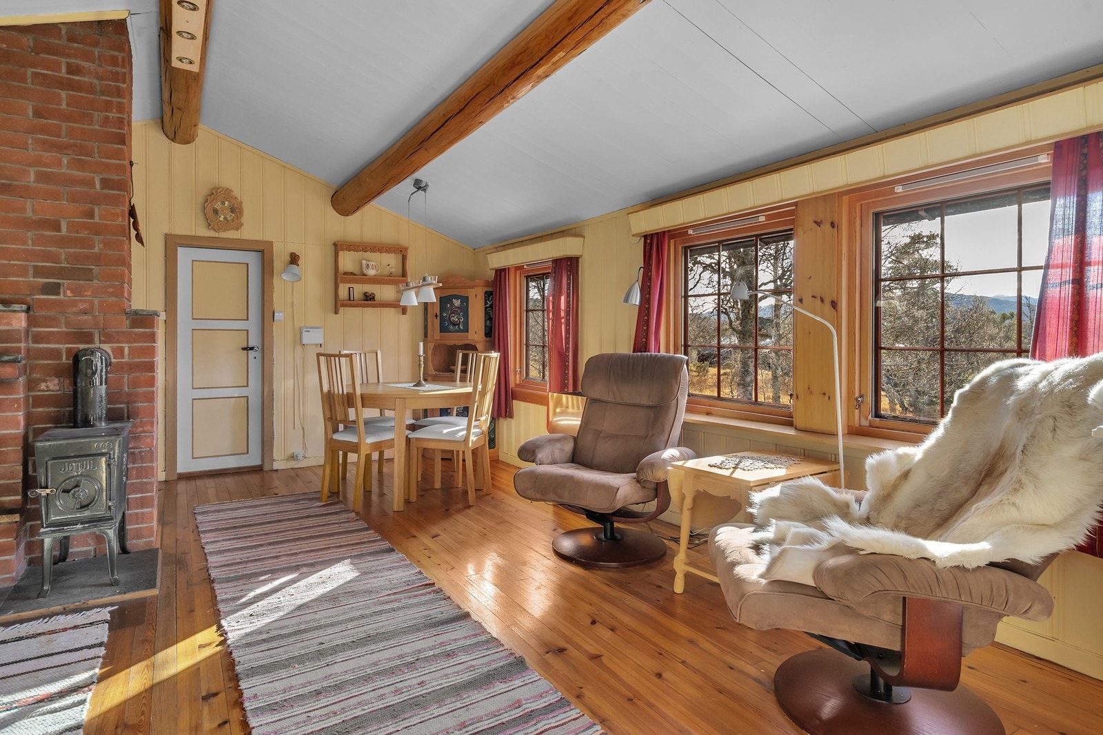 Her kan man nyte late dager på hytta Galleribilde