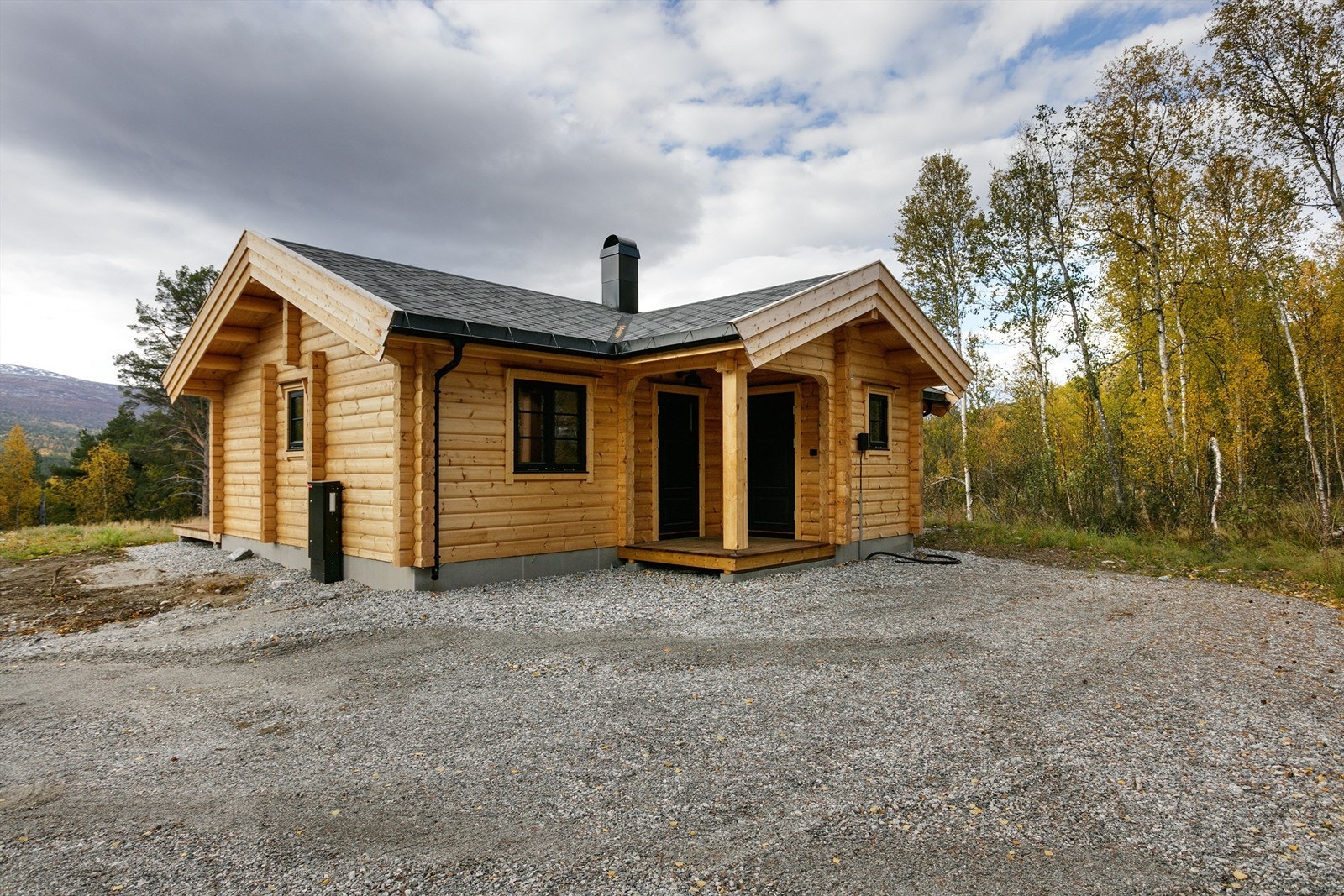 Fasade og overbygd inngangsparti Galleribilde