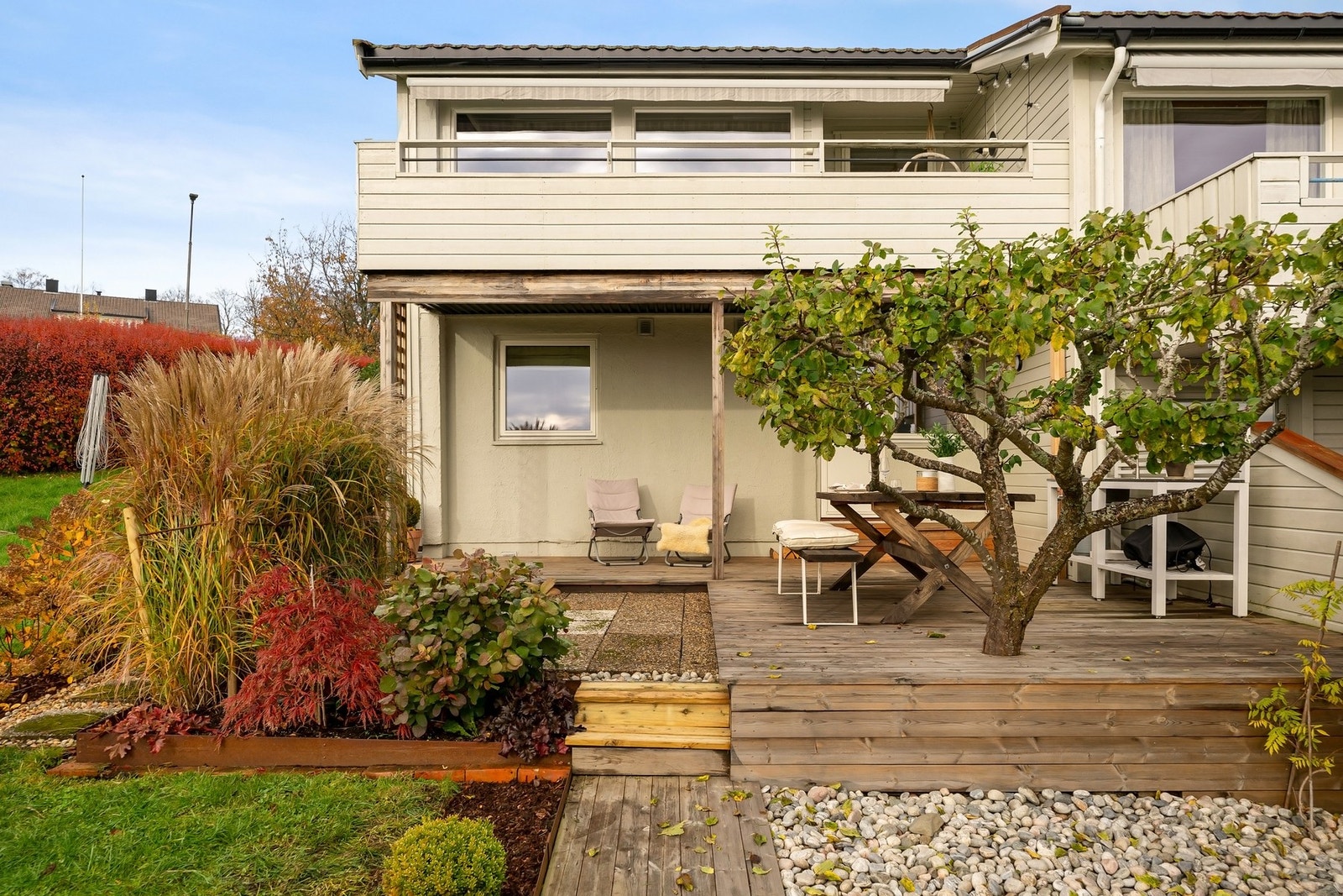 Terrassen med utgang fra hovedsoverommet i underetasjen Galleribilde