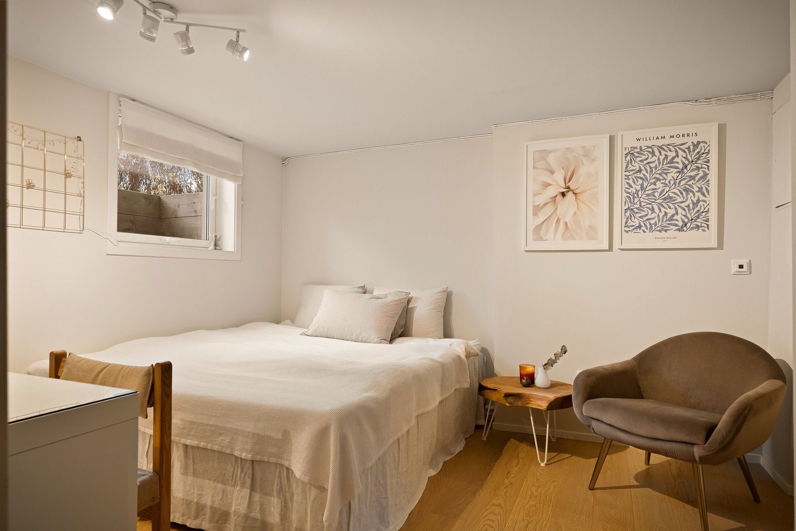 Rom i kjelleren som benyttes som soverom. Merk at rommet ikke omsøkt eller godkjent til varig oppholdsrom Galleribilde