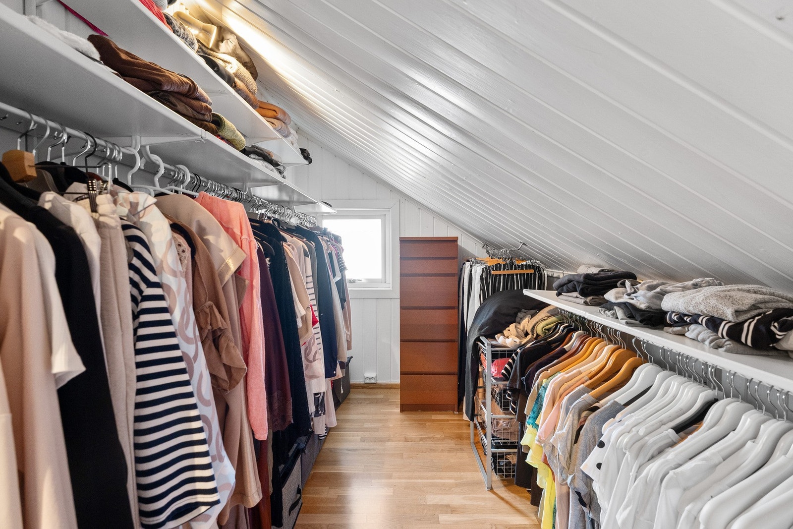 Alkove/garderoberom Galleribilde