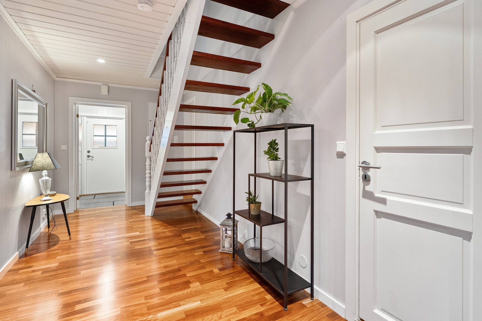 Gang med trapp til 2. etasje Galleribilde