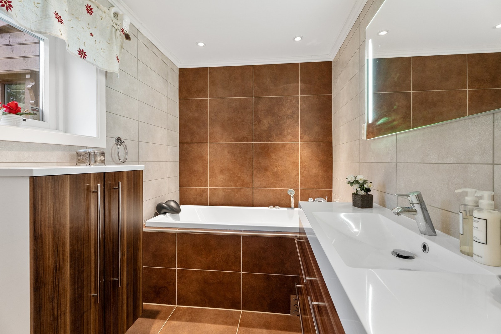 Bad 1. etasje Galleribilde