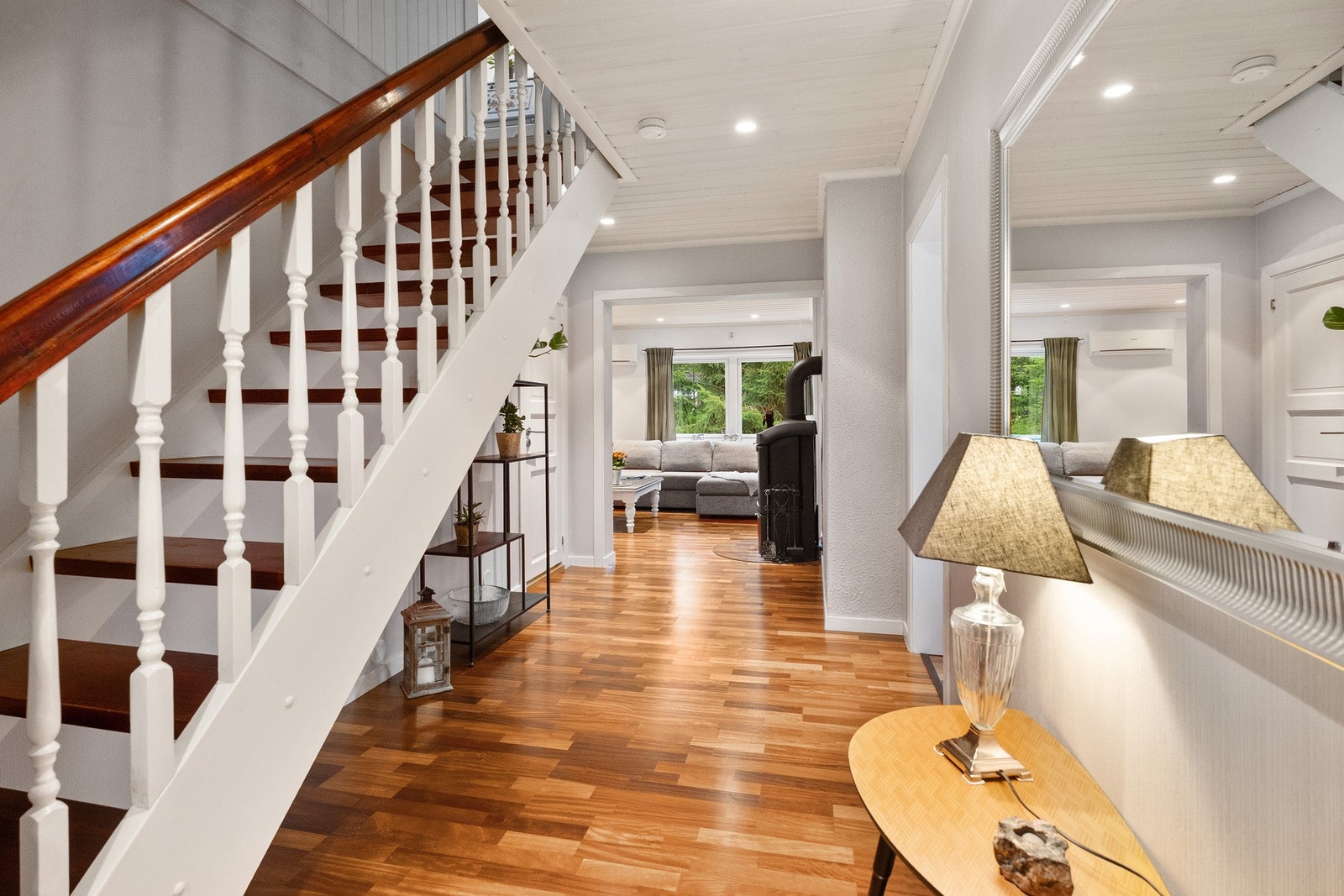 Gang med trapp til 2. etasje Galleribilde