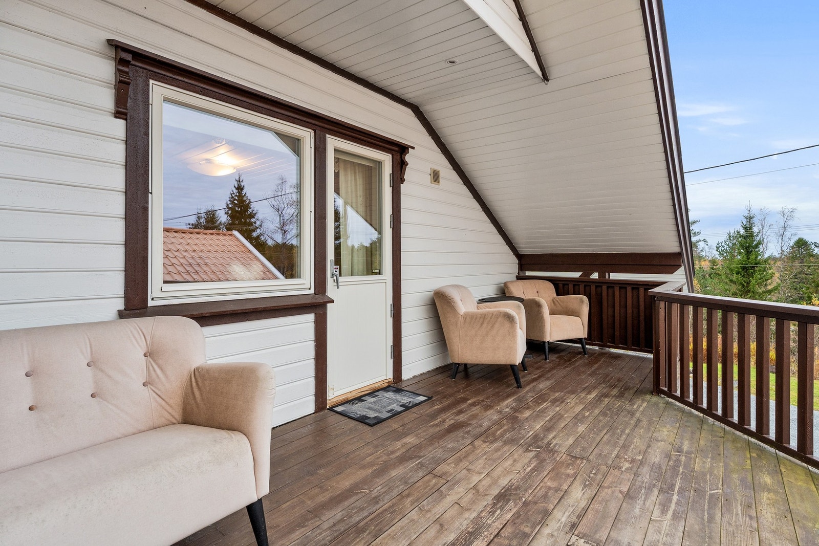 Veranda med utgang fra 2. etasje Galleribilde