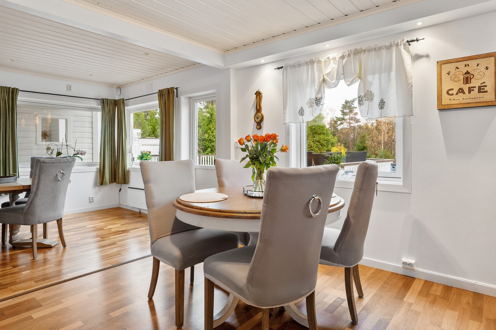 Spiseplass på kjøkken Galleribilde