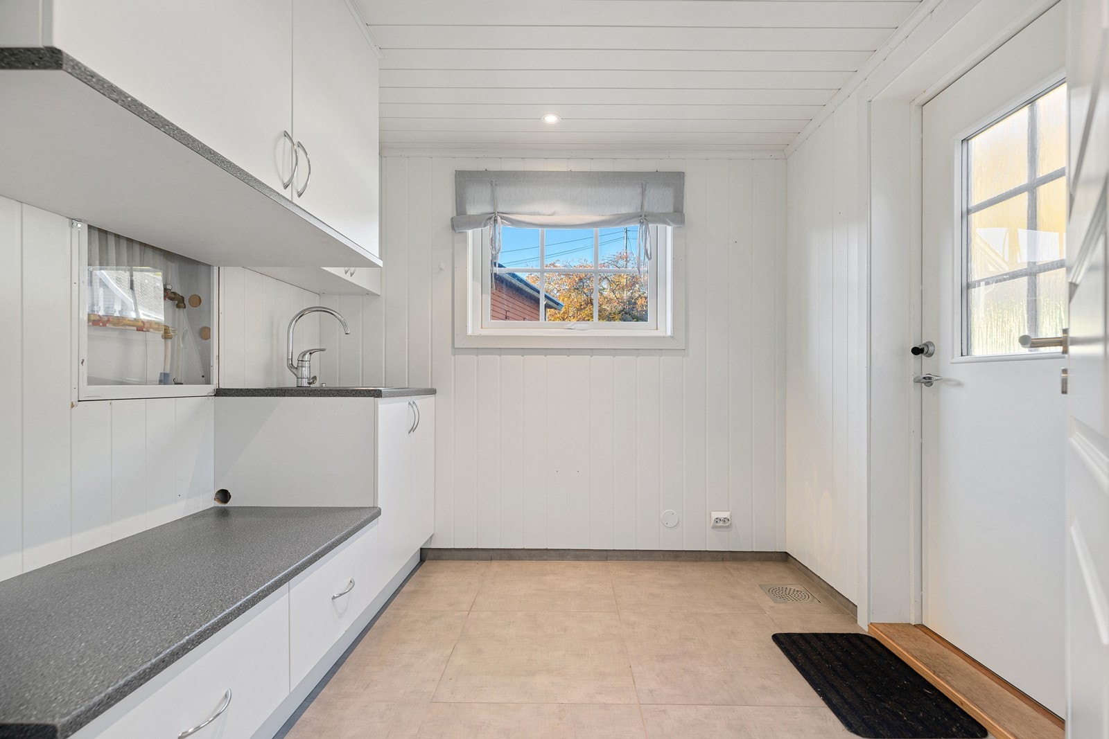 Romslig vaskerom Galleribilde