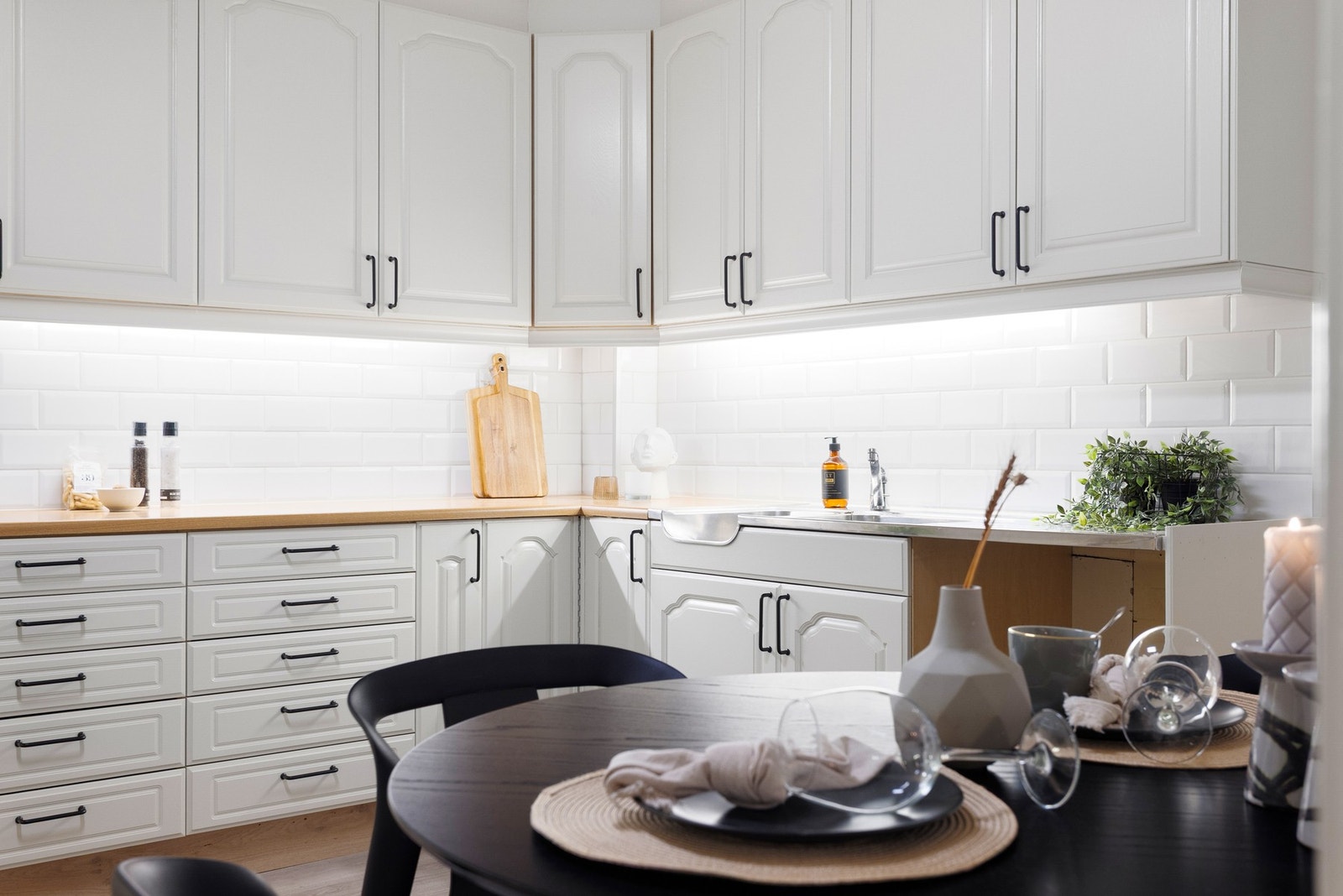 Avtrekk ført ut på yttervegg over koketopp. Galleribilde