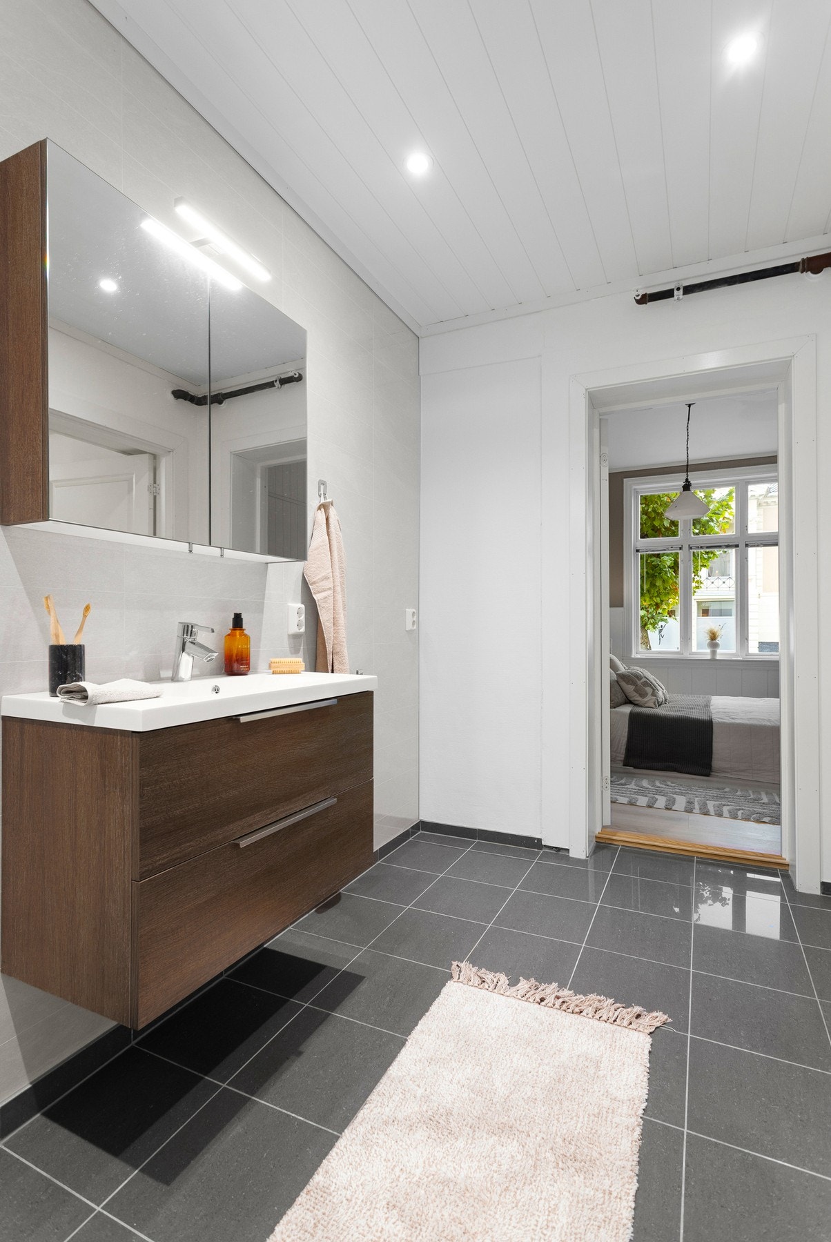 Varmtvannsbereder av typen Høiax på ca. 200 liter (2018), plassert i felles kjeller. Galleribilde