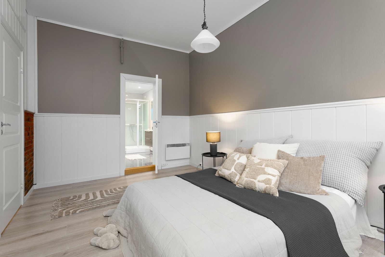 Det er god plass til garderobe. Galleribilde