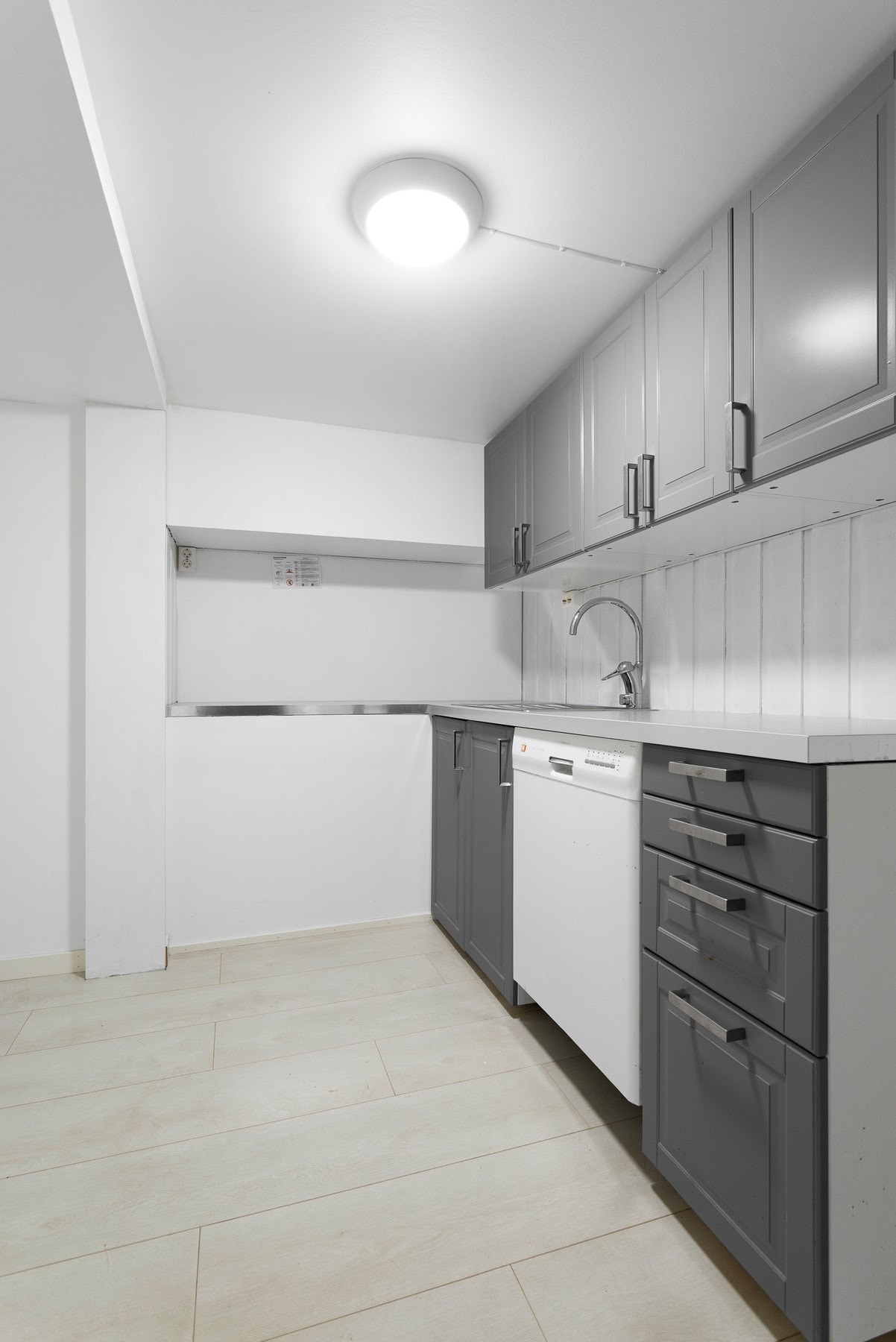 Arealet utgjør eksternt bruksareal (BRA-e) som er tilleggsareal til seksjon nr. 1 i 1. etasje. Galleribilde