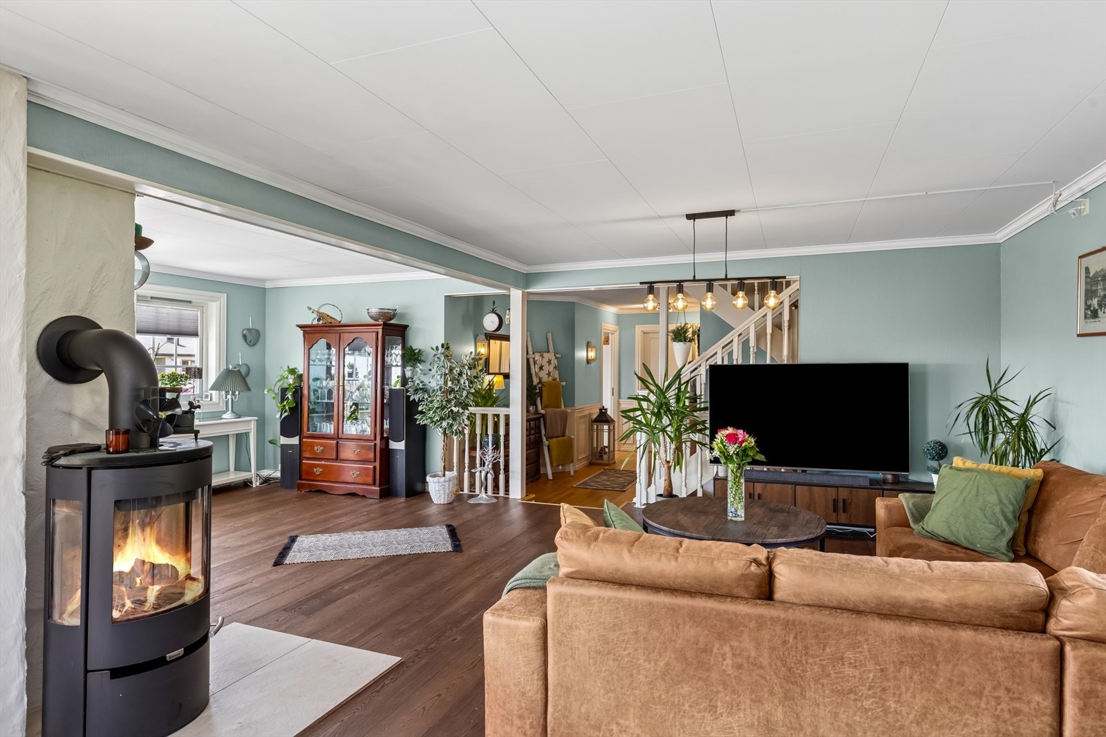 De fleste overflatende er nyere malt av profesjonelt firma. Galleribilde