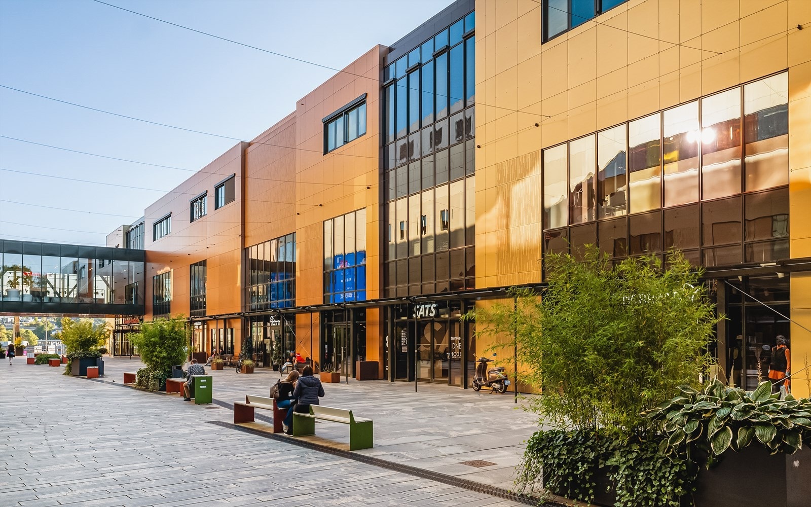 Lagunen tilbyr et rikt utvalg av butikker, Kino og ikke minst SATS treningssenter. Galleribilde