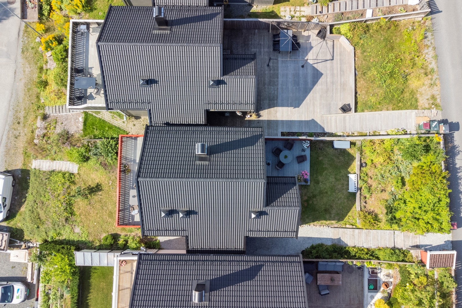 Tak og takrenner fra 2021. Galleribilde