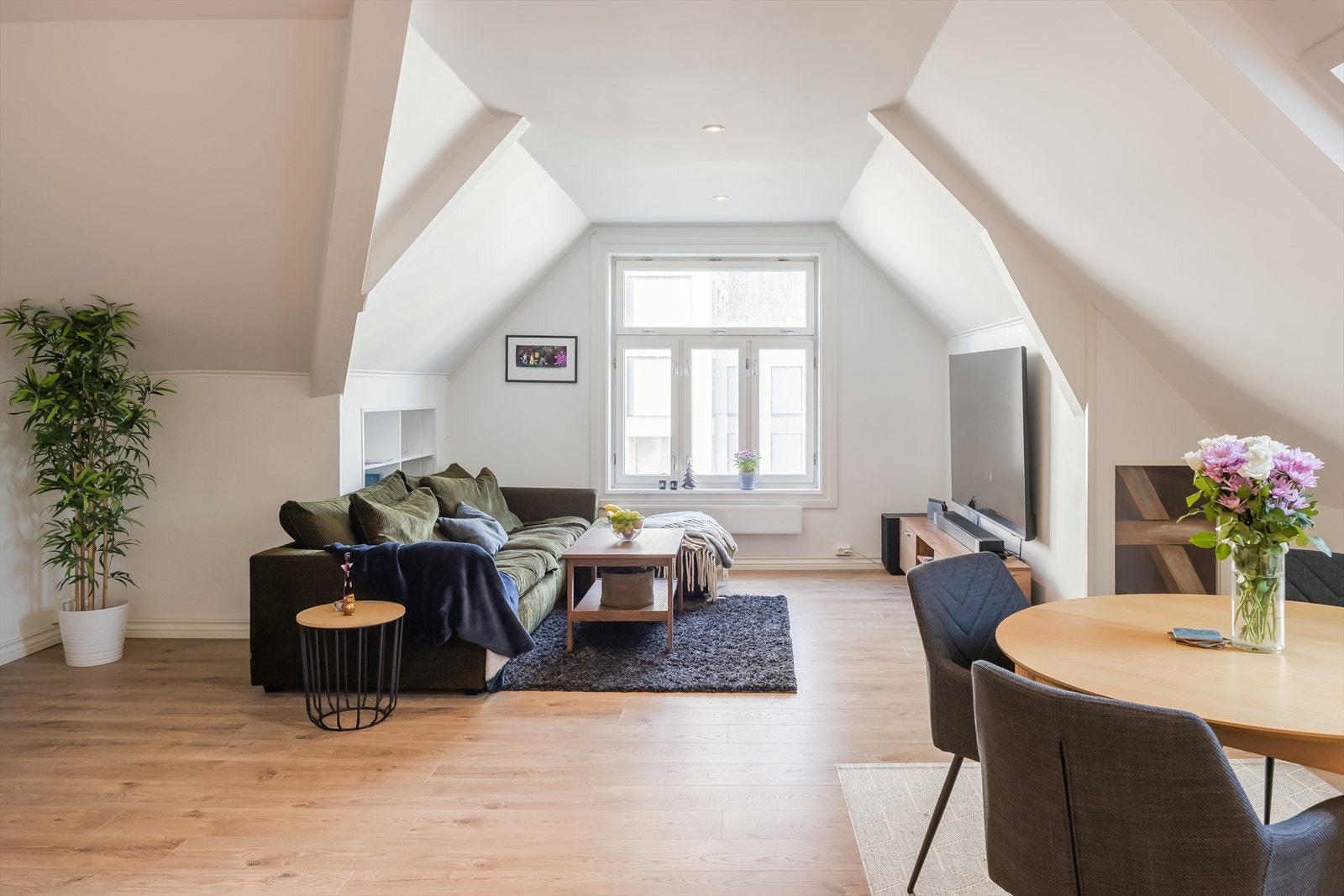 Velkommen til Holtermanns veg 10 - En sentral og klassisk selveier toppleilighet med sentral beliggenhet på Elgeseter. Galleribilde