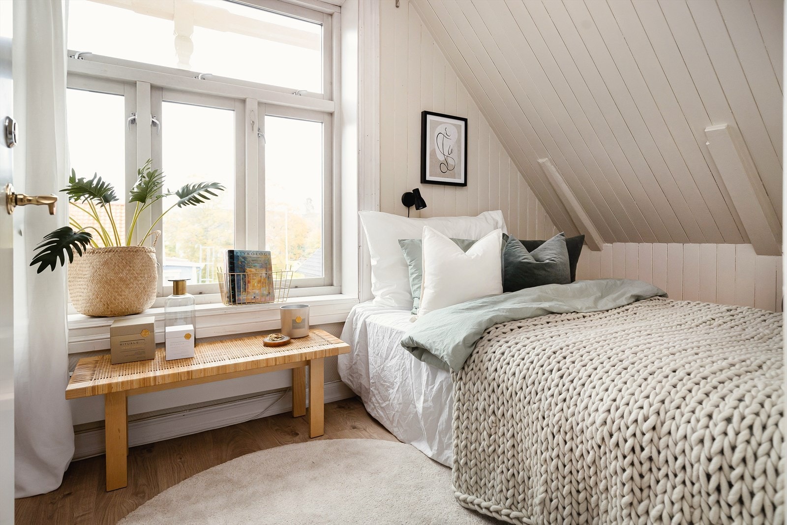 Dette soverommet ligger i direkte tilknytning til kjøkkenet. Galleribilde